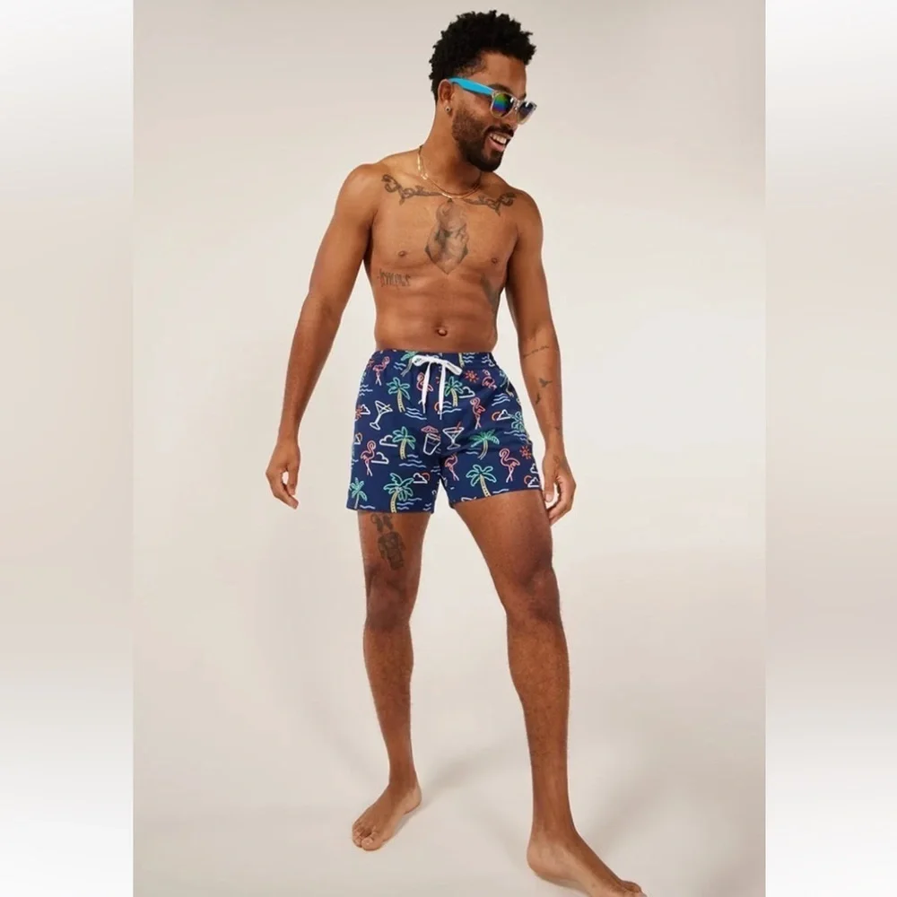 Chubbies The Neon Lights Classic Swim Trunk Size M Navy Graphic